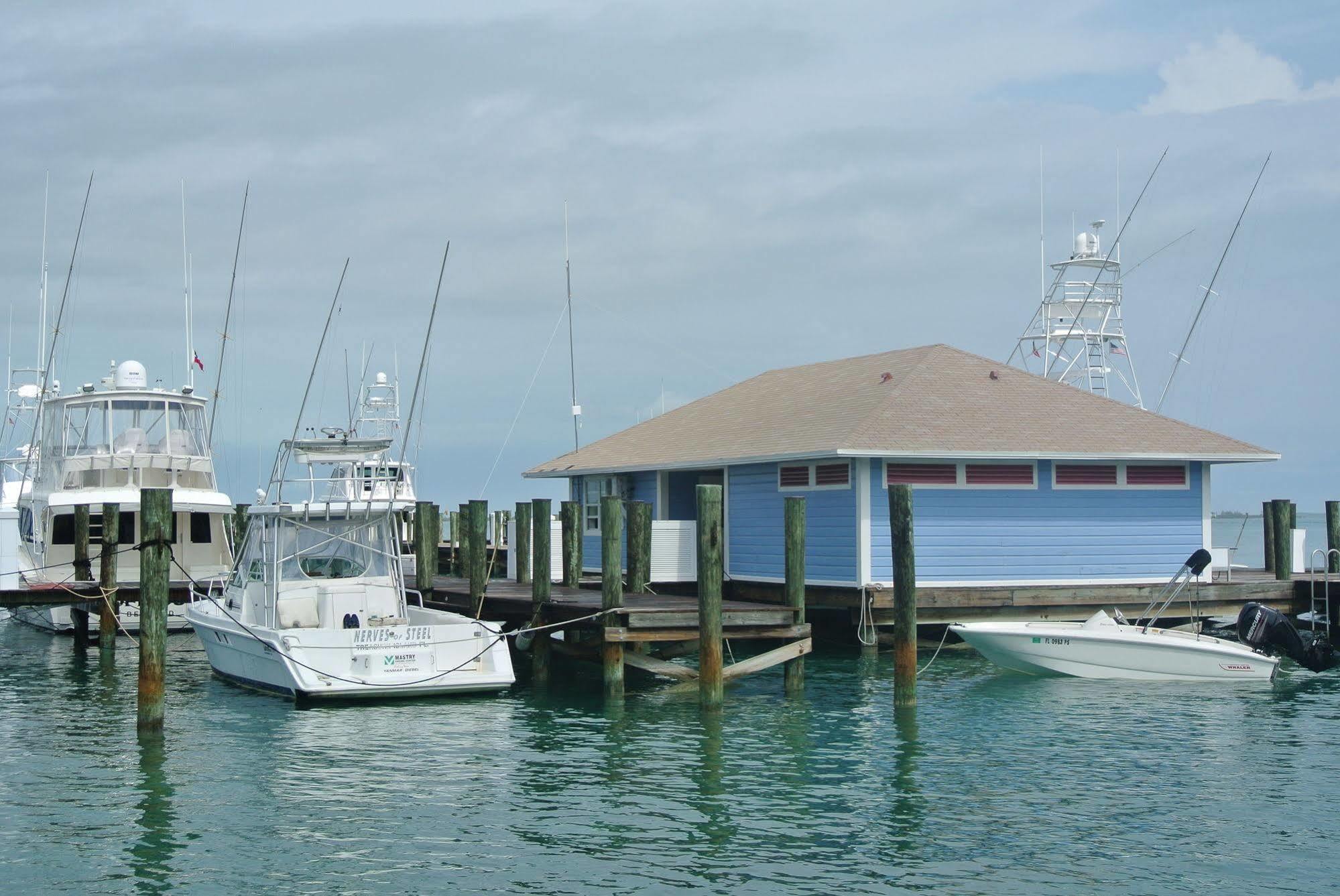 Romora Bay Resort&Marina Dunmore Town Exterior foto